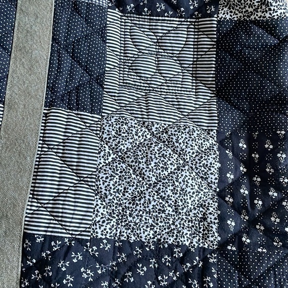 The Great. The Big Quilted Tote. One Size. - Picture 6 of 6